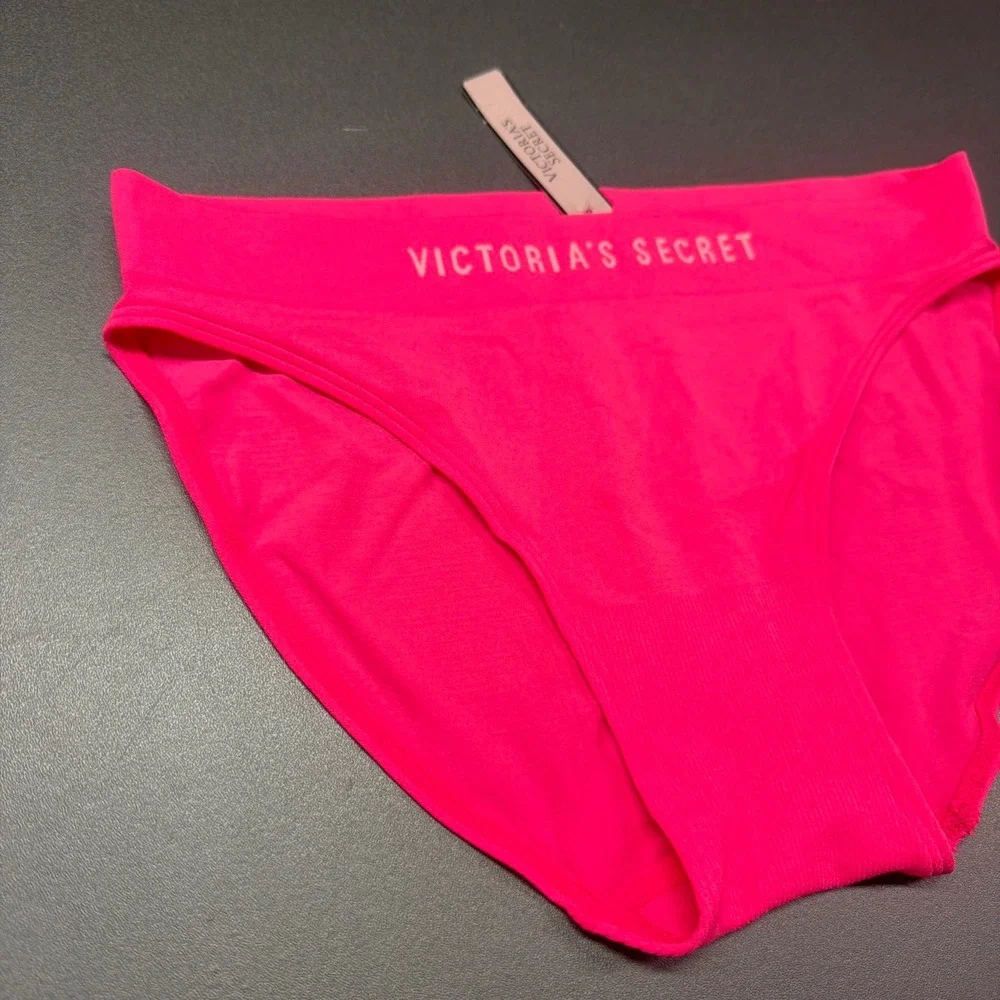 NWT Victorias Secret Seamless Bikini Panty Hot Pink Logo Waistband Medium